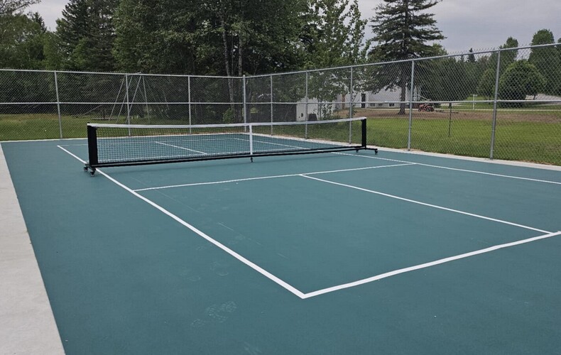 PICKLEBALL À CHUTE-SAINT-PHILIPPE !